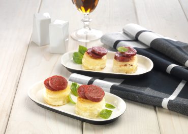 MINI TARTLET WITH PINAR GOURMET TURKISH STYLE SAUSAGE FOR SNACK ( 10-12 pcs.)