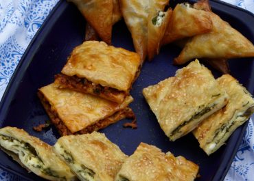 Baked spinach and cheese filo triangles – Muska Boregi